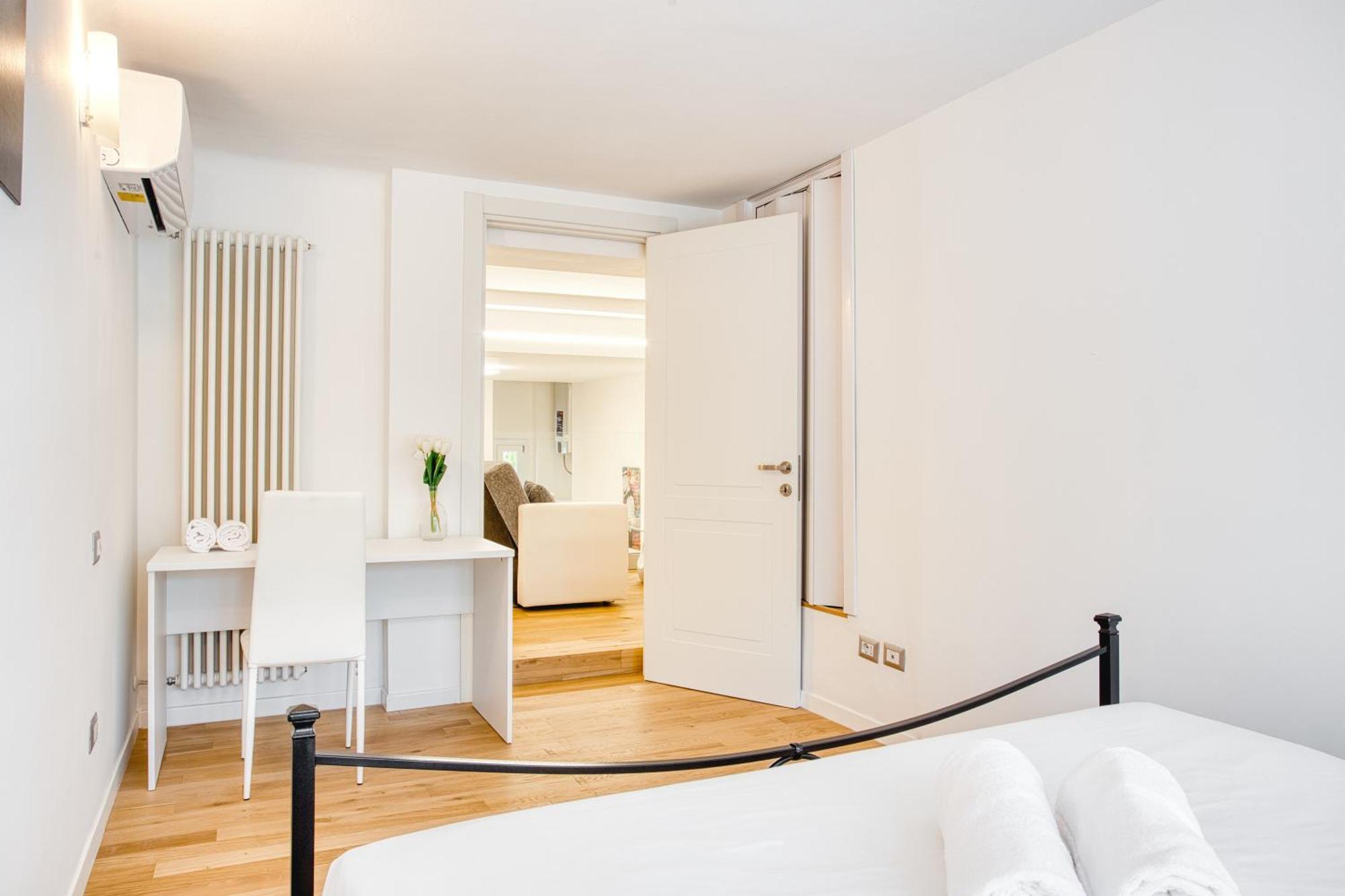 Walk To Navigli - Via Gola - 2 Bedrooms Apt Milaan Buitenkant foto