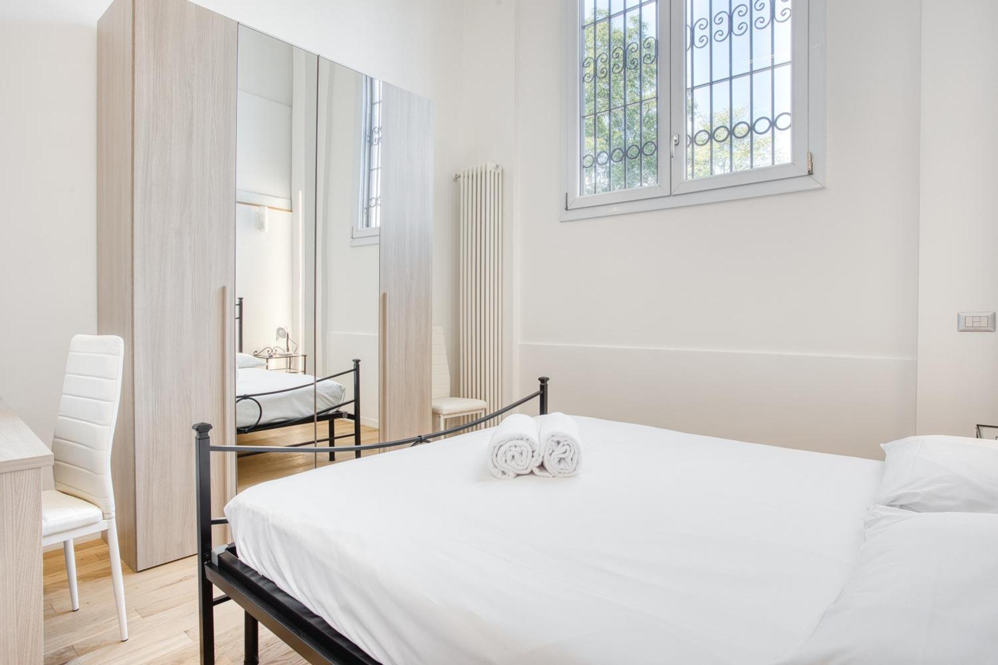 Walk To Navigli - Via Gola - 2 Bedrooms Apt Milaan Buitenkant foto